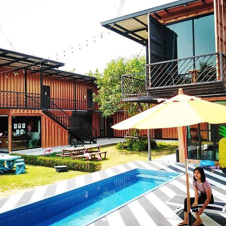 Jn9 Poshtel Hotel Pattaya Bagian luar foto