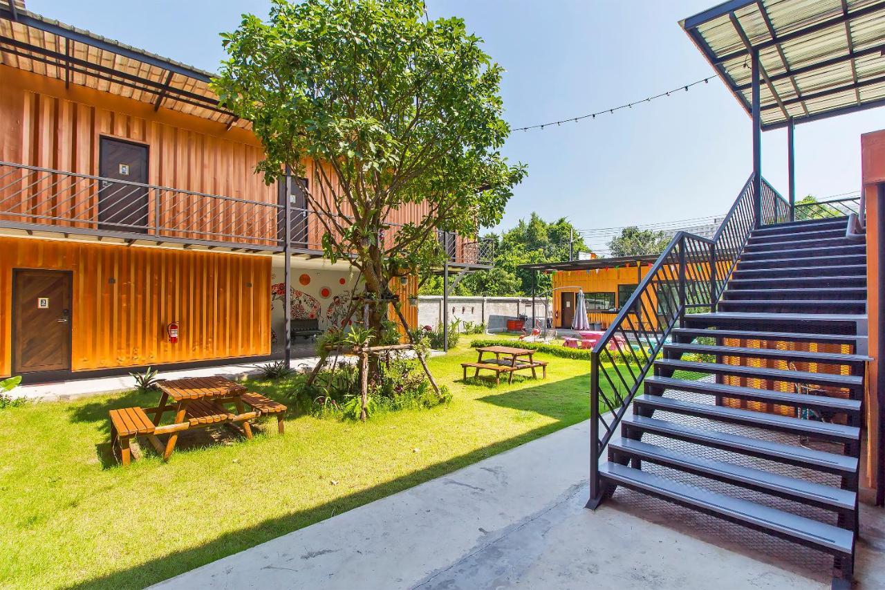 Jn9 Poshtel Hotel Pattaya Bagian luar foto