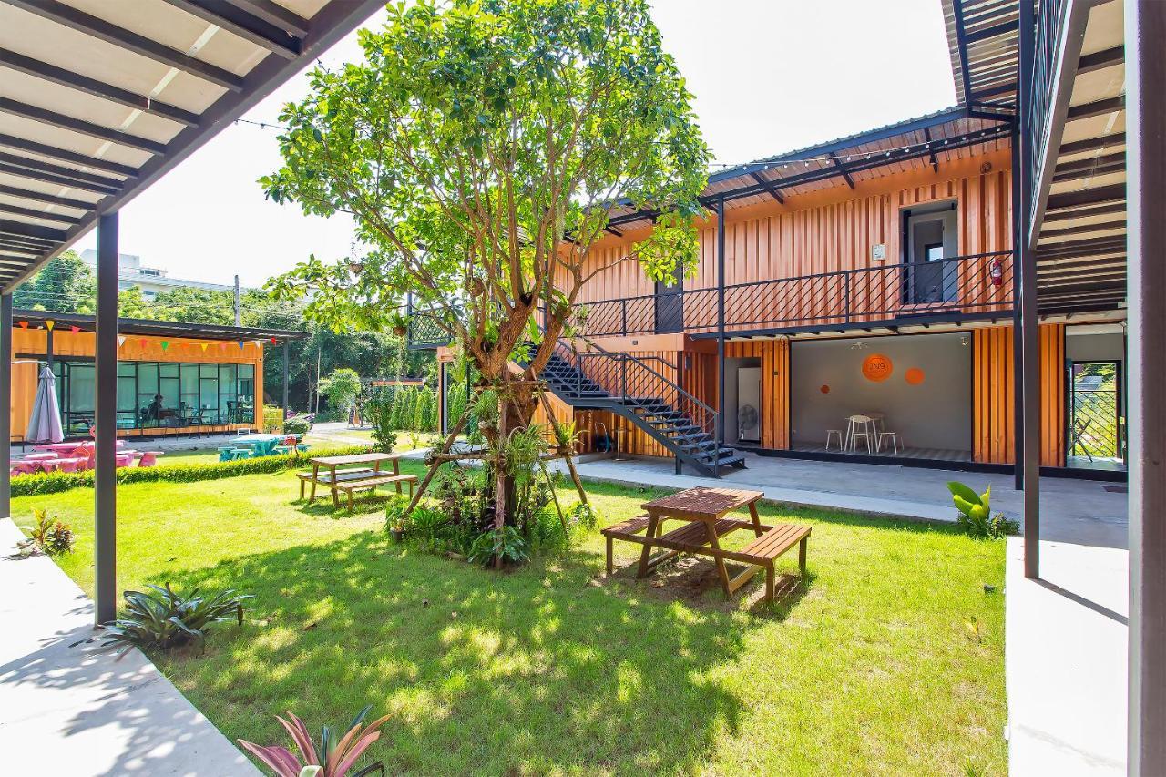 Jn9 Poshtel Hotel Pattaya Bagian luar foto